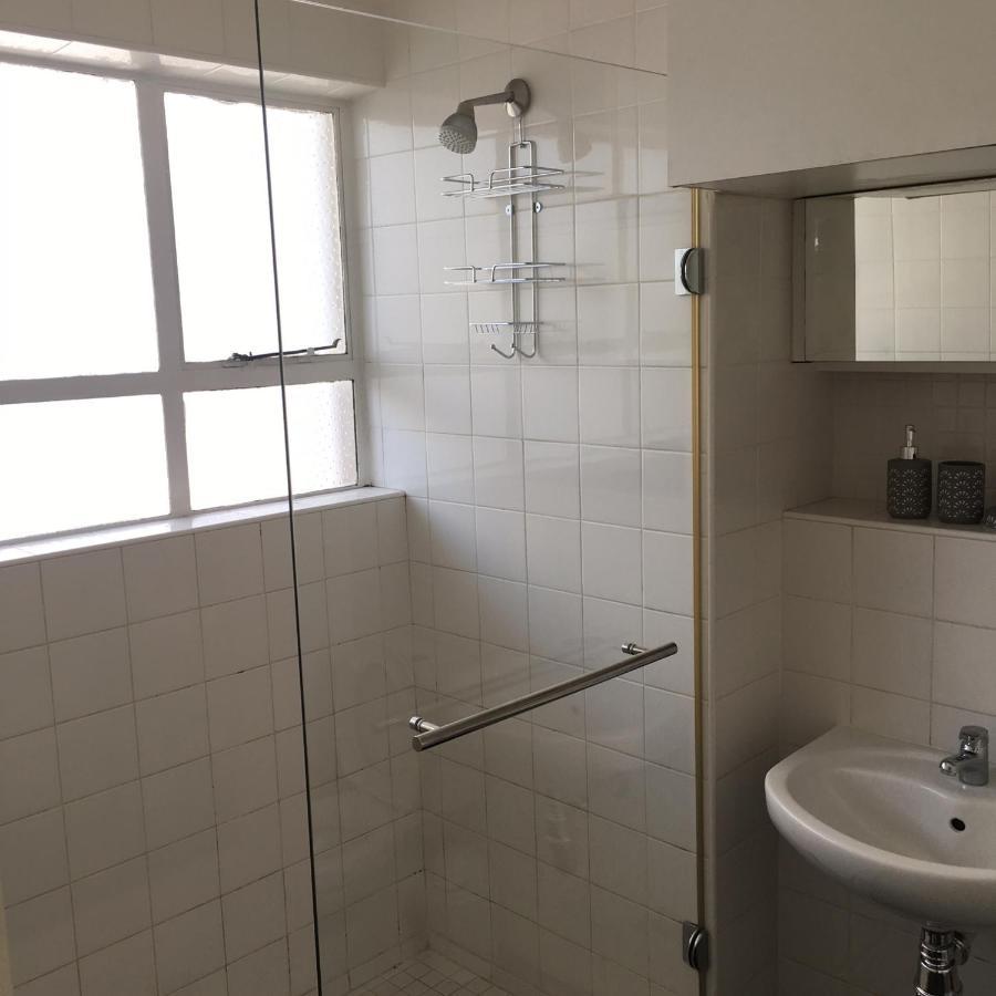 Overbeek 1 Bedroom 702 On Kloof Street *