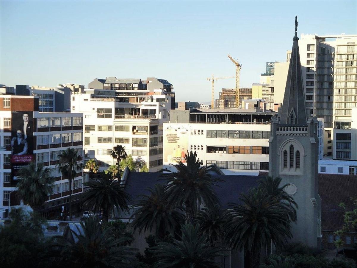 Overbeek 1 Bedroom 702 On Kloof Street *